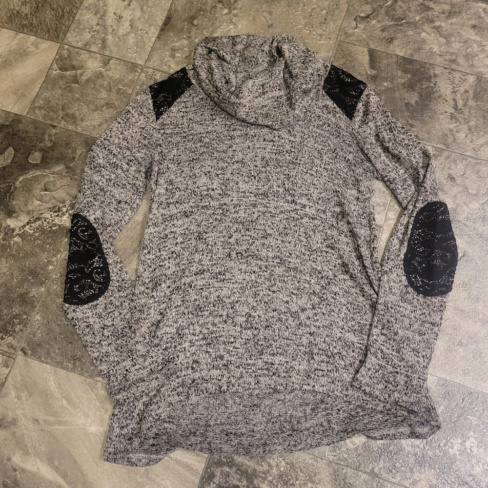 Maurices Sweater Size Medium